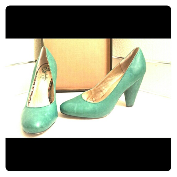 Round Toe Seychelles Heel