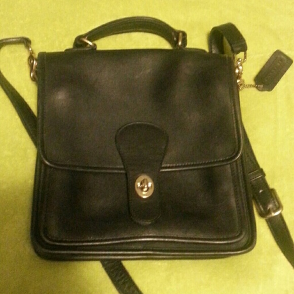 Vintage crossbody coach purse! Real leather!!!