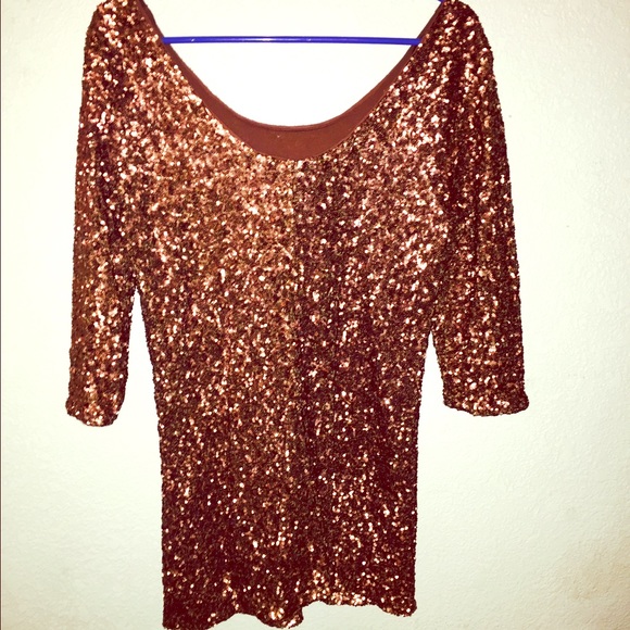 Gold dressage large fits more like a Medium