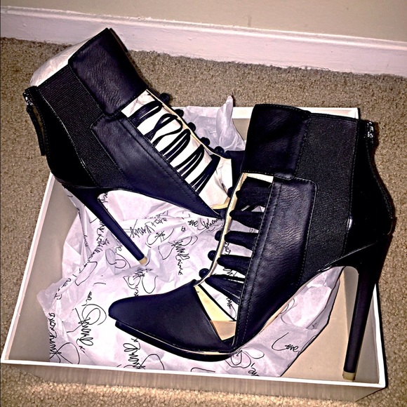 Gwen Stefani Shoes - GWEN STEFANI Ankle boots booties blck size 7.5 NWT
