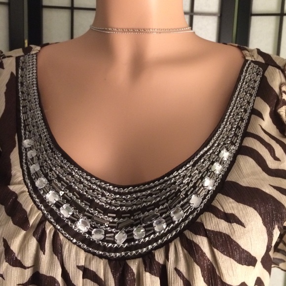 🔶ZEBRA PRINT BLOUSE🔶 - Picture 2 of 2