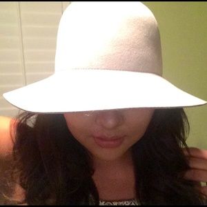 Staring at Stars hat