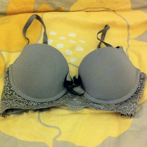 32B bustier bra
