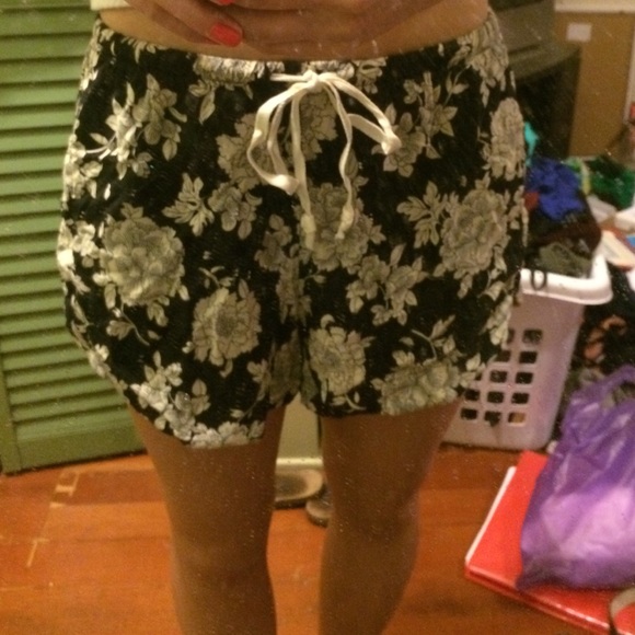 Brandy Melville shorts