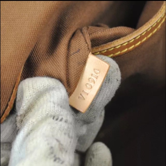 Louis Vuitton Monogram Alma Handbag - Picture 4 of 4