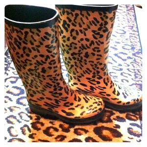 NEW! Leopard rain boots