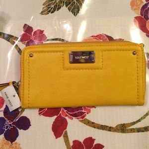 Nine West wallet