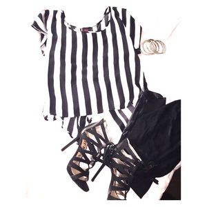 ❌SOLD❌ 2B Bebe striped open back shirt.