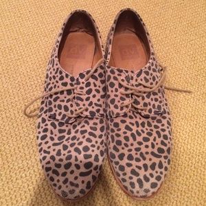Dolce Vita cheetah print shoe