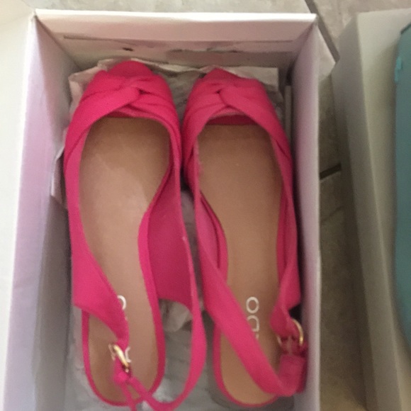 Aldo pink wedges