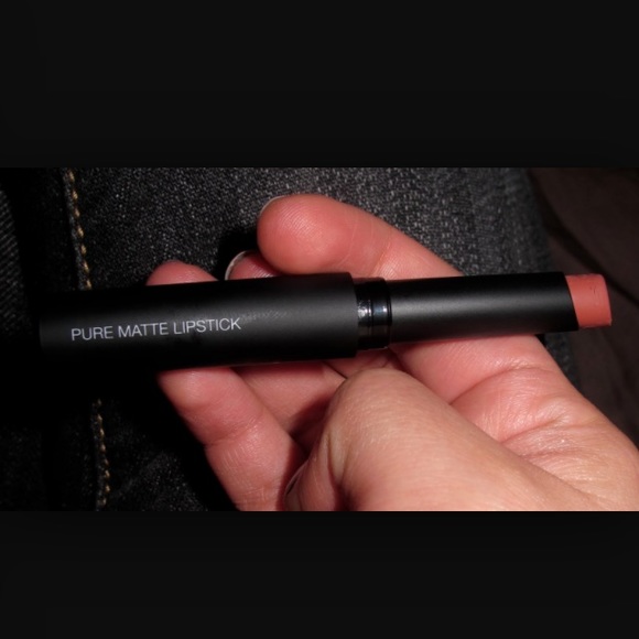 Nars Tonkin lipstick and Mac blush brush