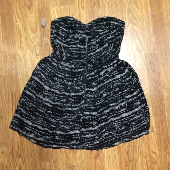 💟SOLD💟Strapless Dress💟 - Picture 3 of 3