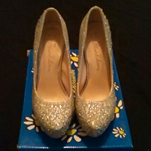 Beautiful Silver and rhinestones