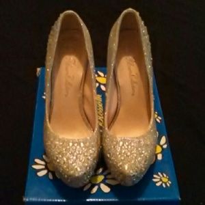 Beautiful Silver and rhinestones