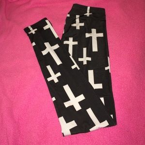 Cross Leggings