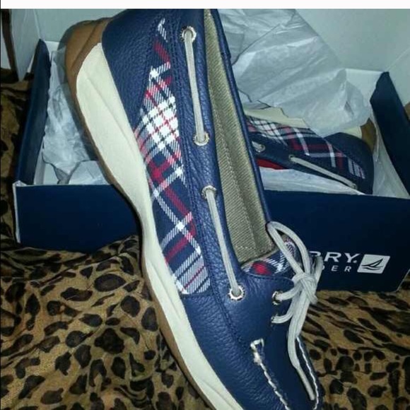 New women's sperry