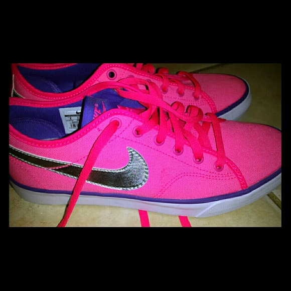 NikeTennis shoes