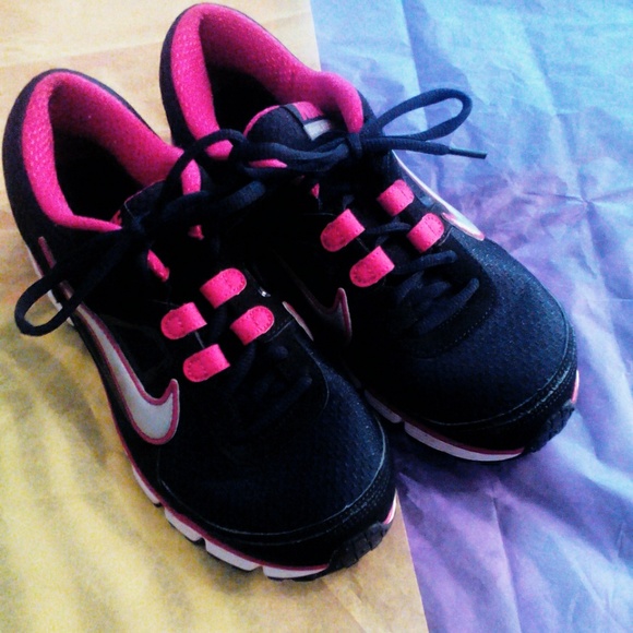 Nike Dual Fusion ST **LIKE NEW**