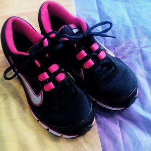 Nike Dual Fusion ST **LIKE NEW**