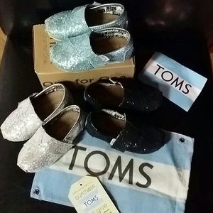 Toddler size 5 TOMS