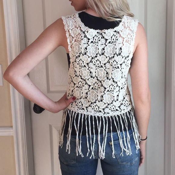 Lace crochet fringe top - Picture 3 of 3