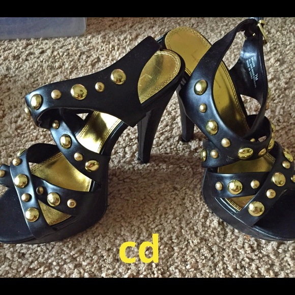 heels - Picture 1 of 3