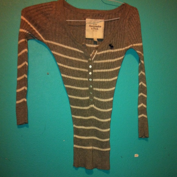 Sweater - Picture 3 of 3