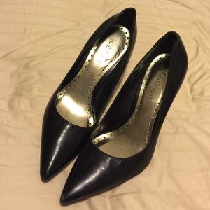 BcBgirls Black Leather Pumps