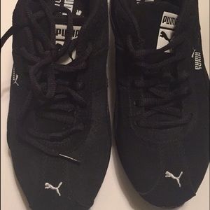 Puma shoes (womens)