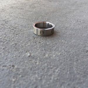 L⊝VE-style Ring