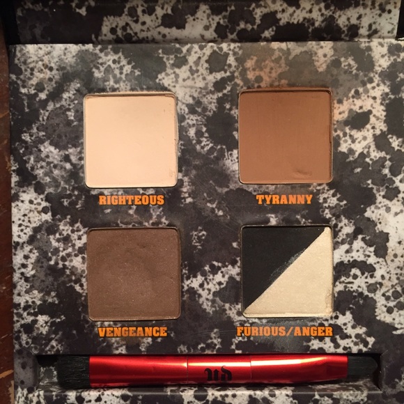 Urban decay pulp fiction LE palette