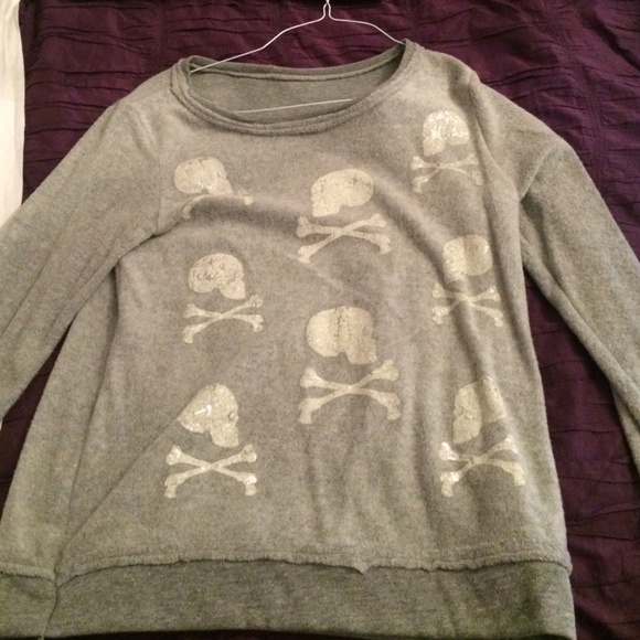 Never worn before skull sweater