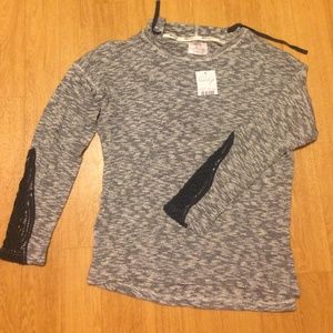 Buckle Sweater w Hood