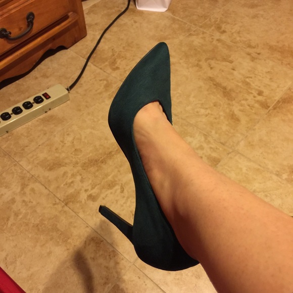 Heels - Picture 2 of 2