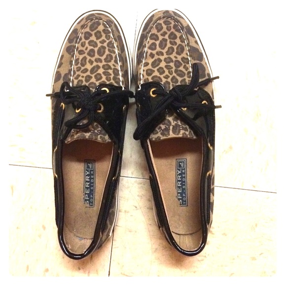 Size 7 1/2 Leopard Sperry's