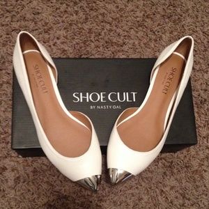 Brand New Shoe Cult Flats