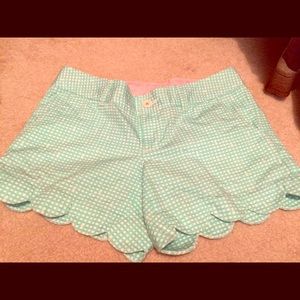 lilly pulitzer scallop shorts size 4.