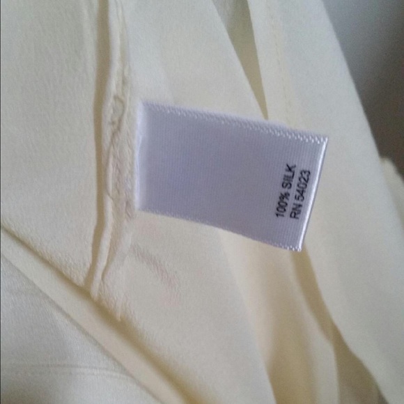 Banana Republic 100% Silk Top - Picture 4 of 4