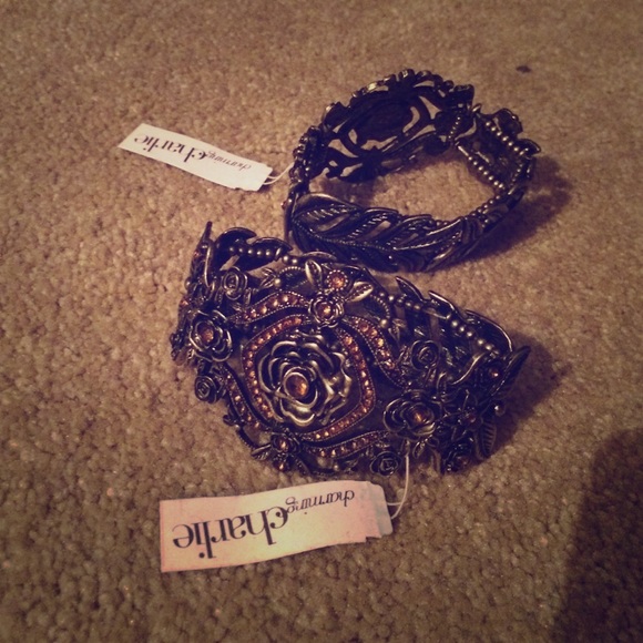 Gold brown big flower and leaves!