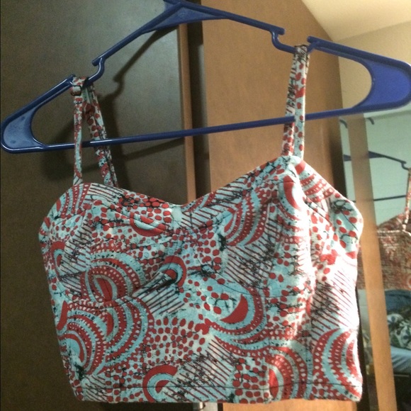 Crop top - Picture 2 of 2