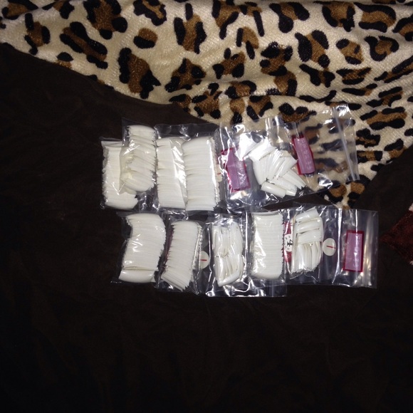 French tips for manicures