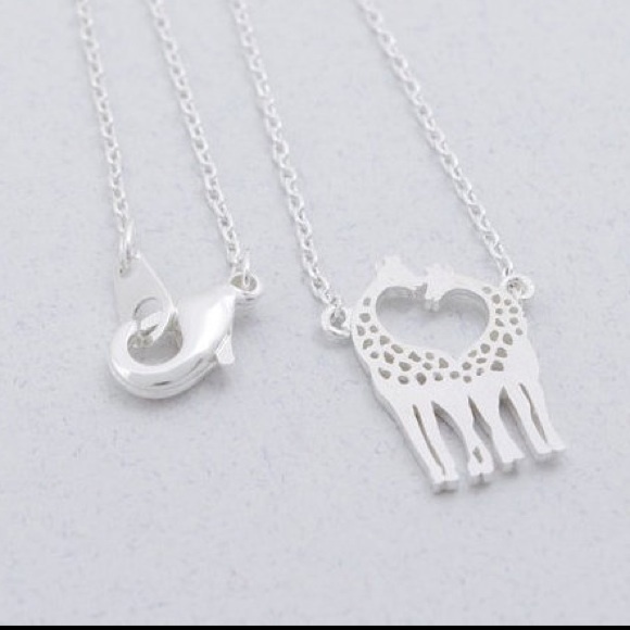 ✅It's Here!✅Silver Giraffe Heart Necklace
