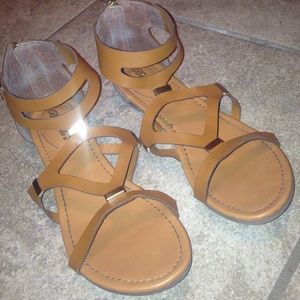 Brand new dainty hooligan sandals.