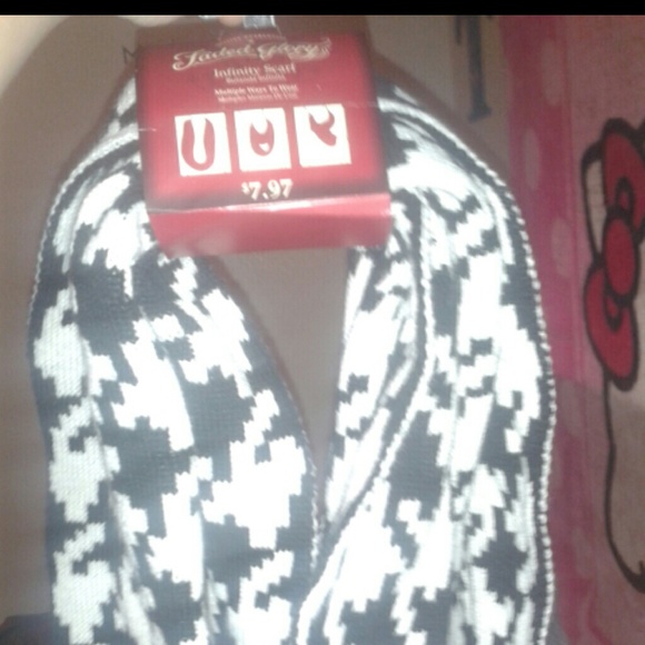 Faded Glory Infinity Scarf