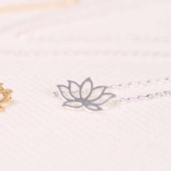 ✅Here!✅ *Handmade* Silver Lotus Flower Necklace - Picture 1 of 3
