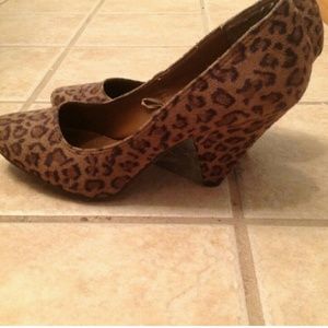 Leopard Pumps