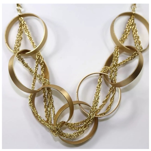 Metal Circle Link Necklace - Picture 3 of 5