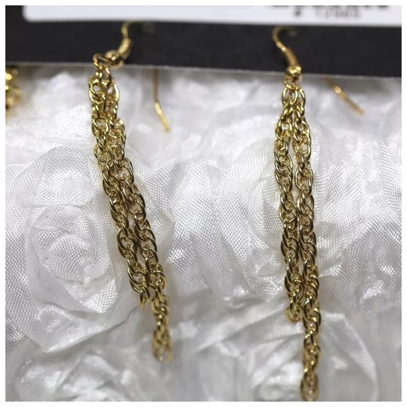 Metal Circle Link Necklace - Picture 4 of 5