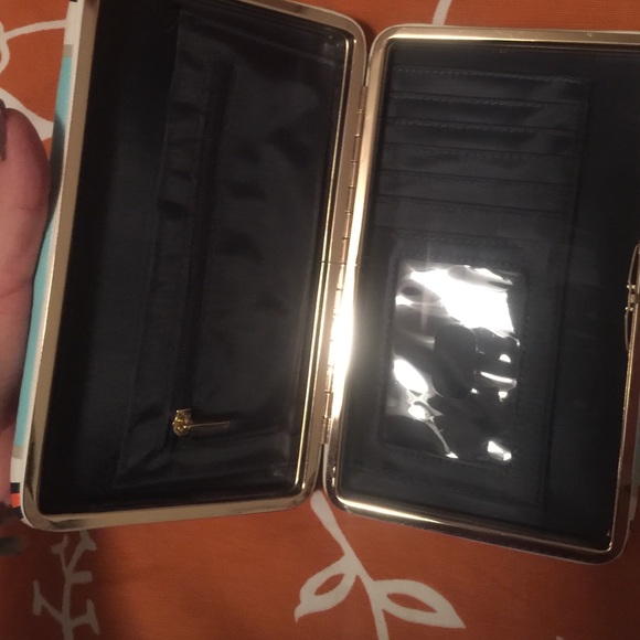 Target wallet - Picture 2 of 2