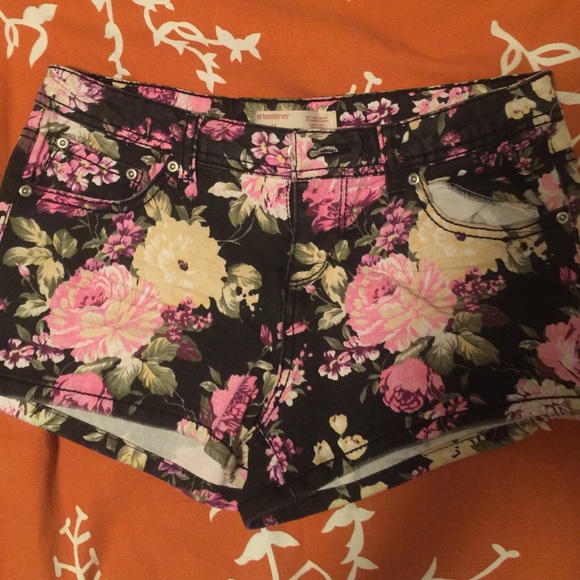 NOBO cute floral shorts